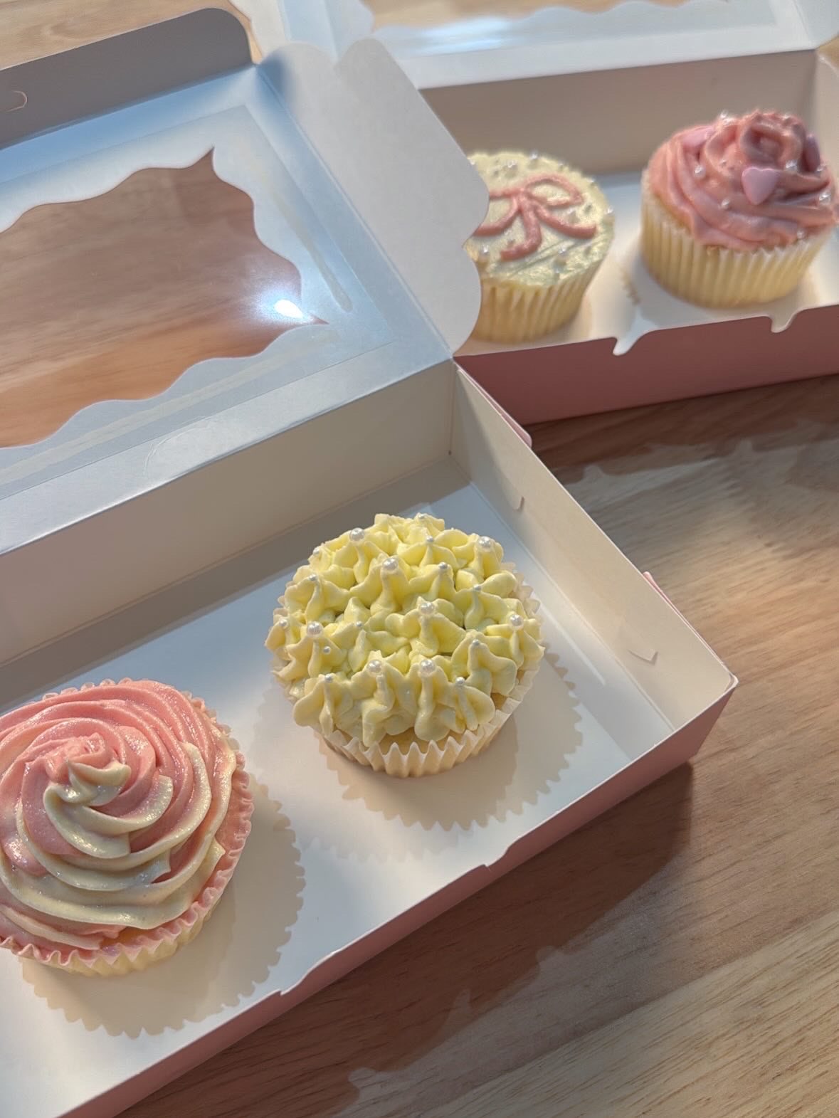 Sugar Blooms cupcakes showcase 1